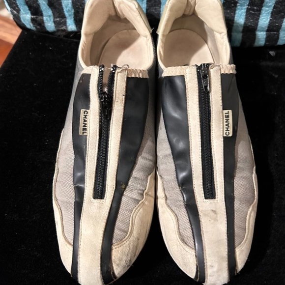 CHANEL WOMEN SIZE 35 BEIGE & BLACK TENNIS SHOES SNEAKERS - Picture 1 of 8